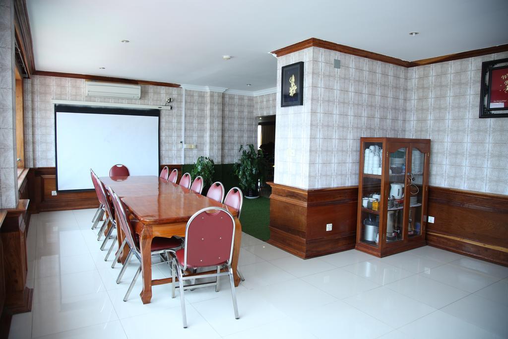 Holiday Hotel Battambang Kültér fotó