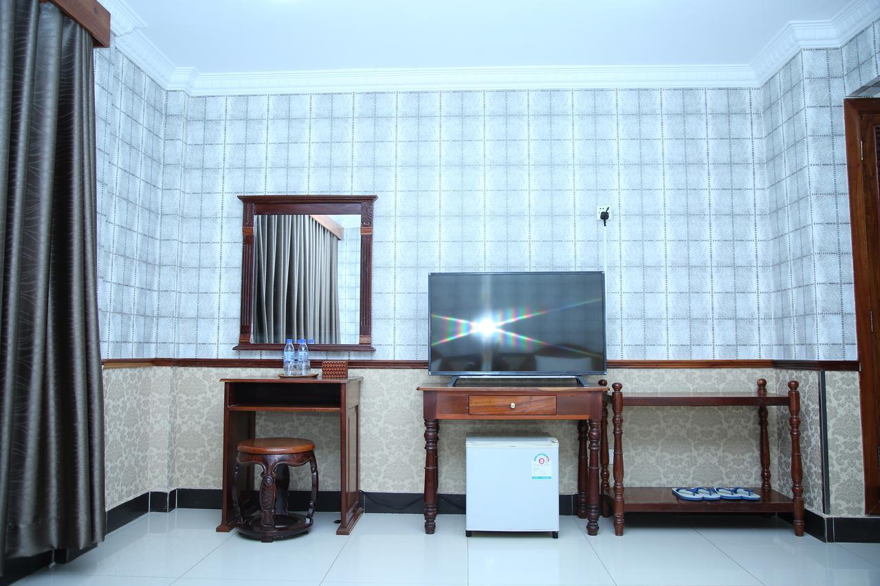 Holiday Hotel Battambang Kültér fotó