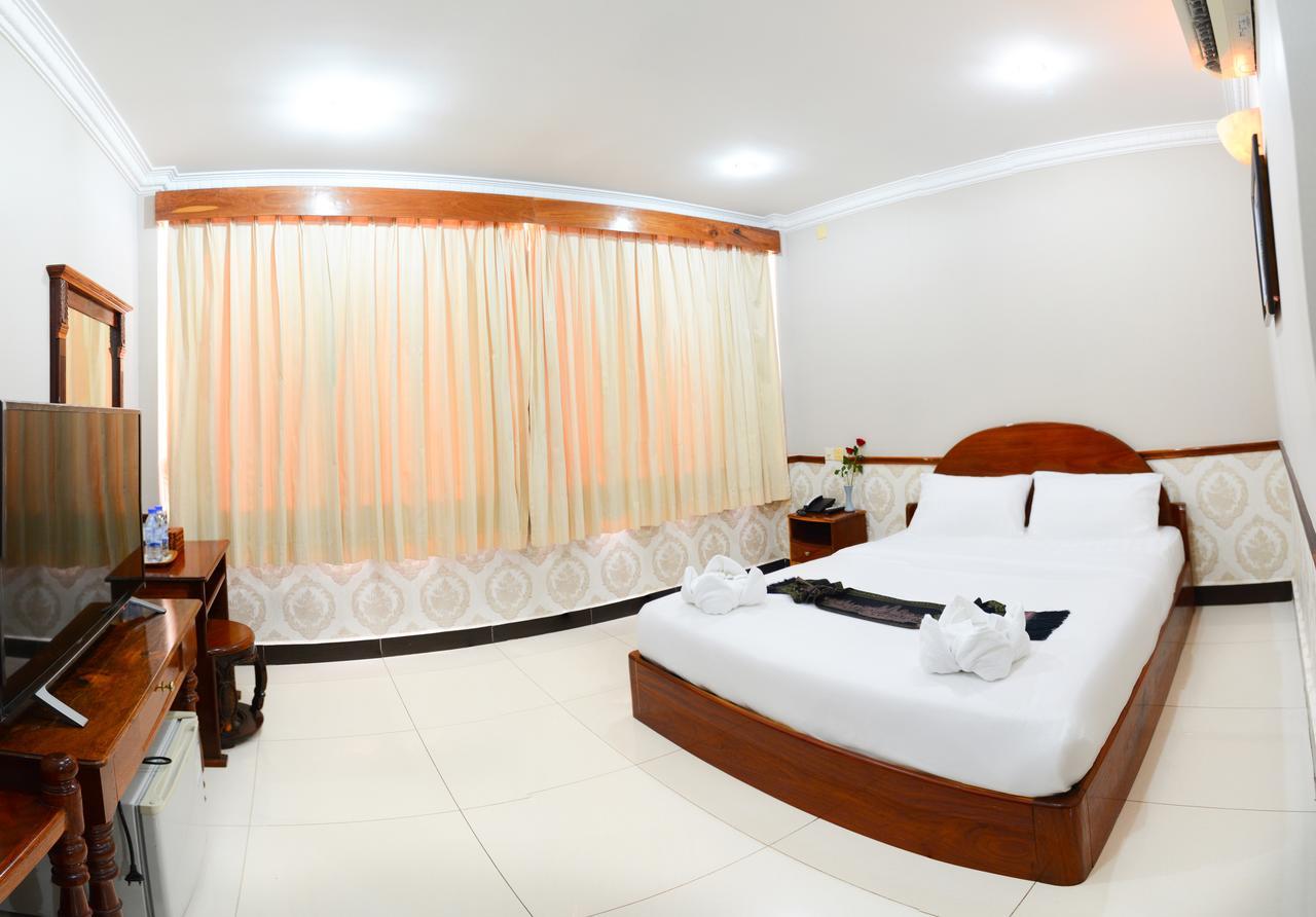 Holiday Hotel Battambang Kültér fotó