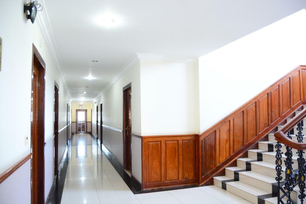 Holiday Hotel Battambang Kültér fotó