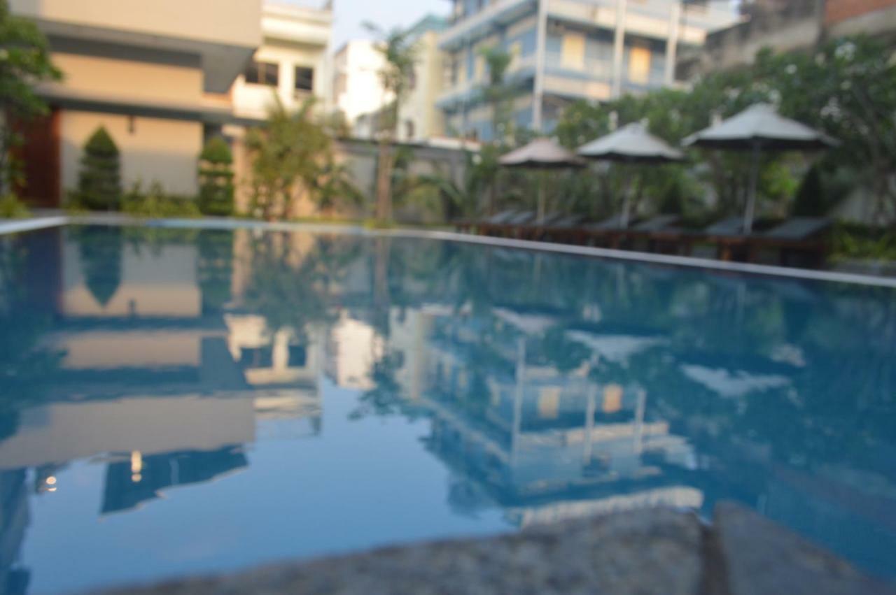 Holiday Hotel Battambang Kültér fotó